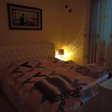 Cozy 1-bedroom Unit In Apartment